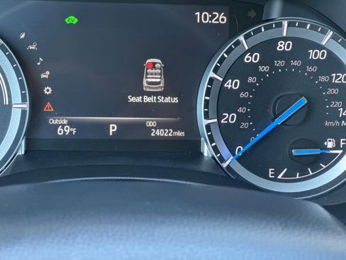 Used 2022 Toyota Highlander XLE AWD/4WD image 23