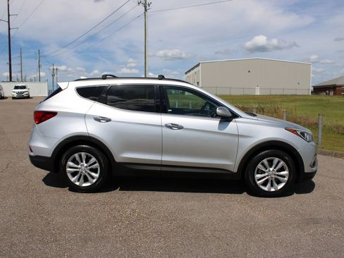 Used 2018 Hyundai Santa Fe Sport 2.0T FWD image 17