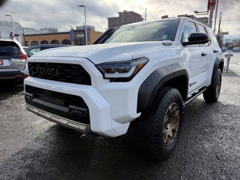 Certified 2025 Toyota 4Runner Trailhunter image 4