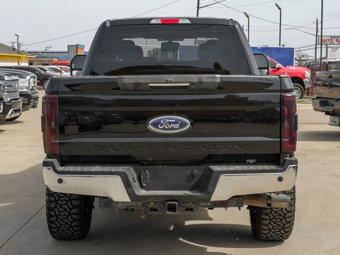 Used 2017 Ford F250 XLT w/ XLT Premium Package AWD/4WD image 10