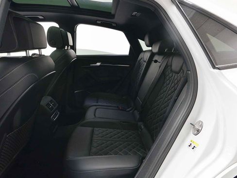 Used 2024 Audi SQ5 Prestige image 10