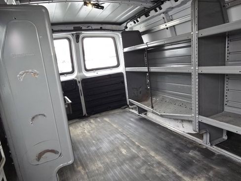 Used 2017 Chevrolet Express 2500 image 14