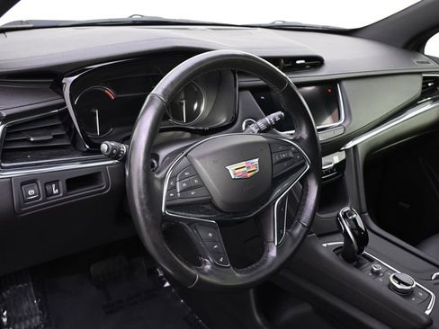 Used 2020 Cadillac XT5 Premium Luxury AWD/4WD image 11