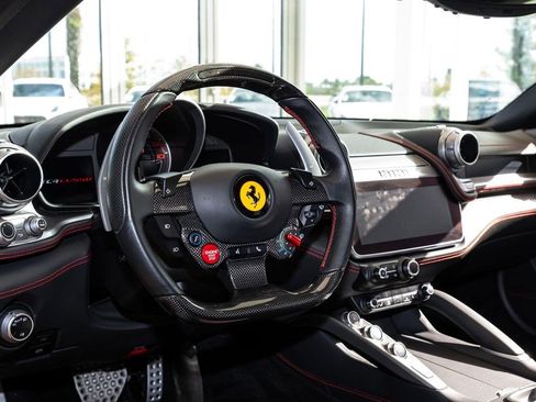 Used 2018 Ferrari GTC4Lusso AWD/4WD image 32