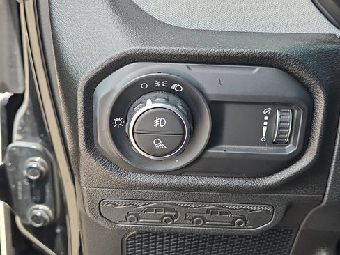 Used 2025 Jeep Gladiator Sport AWD/4WD image 23