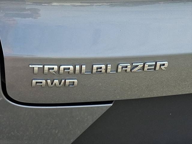 Used 2024 Chevrolet TrailBlazer LS AWD/4WD image 33