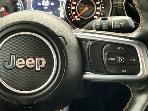 Used 2021 Jeep Wrangler Unlimited Sahara AWD/4WD image 12