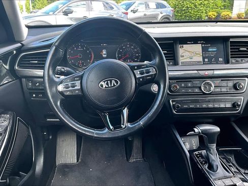 Used 2019 Kia Cadenza Limited FWD image 6