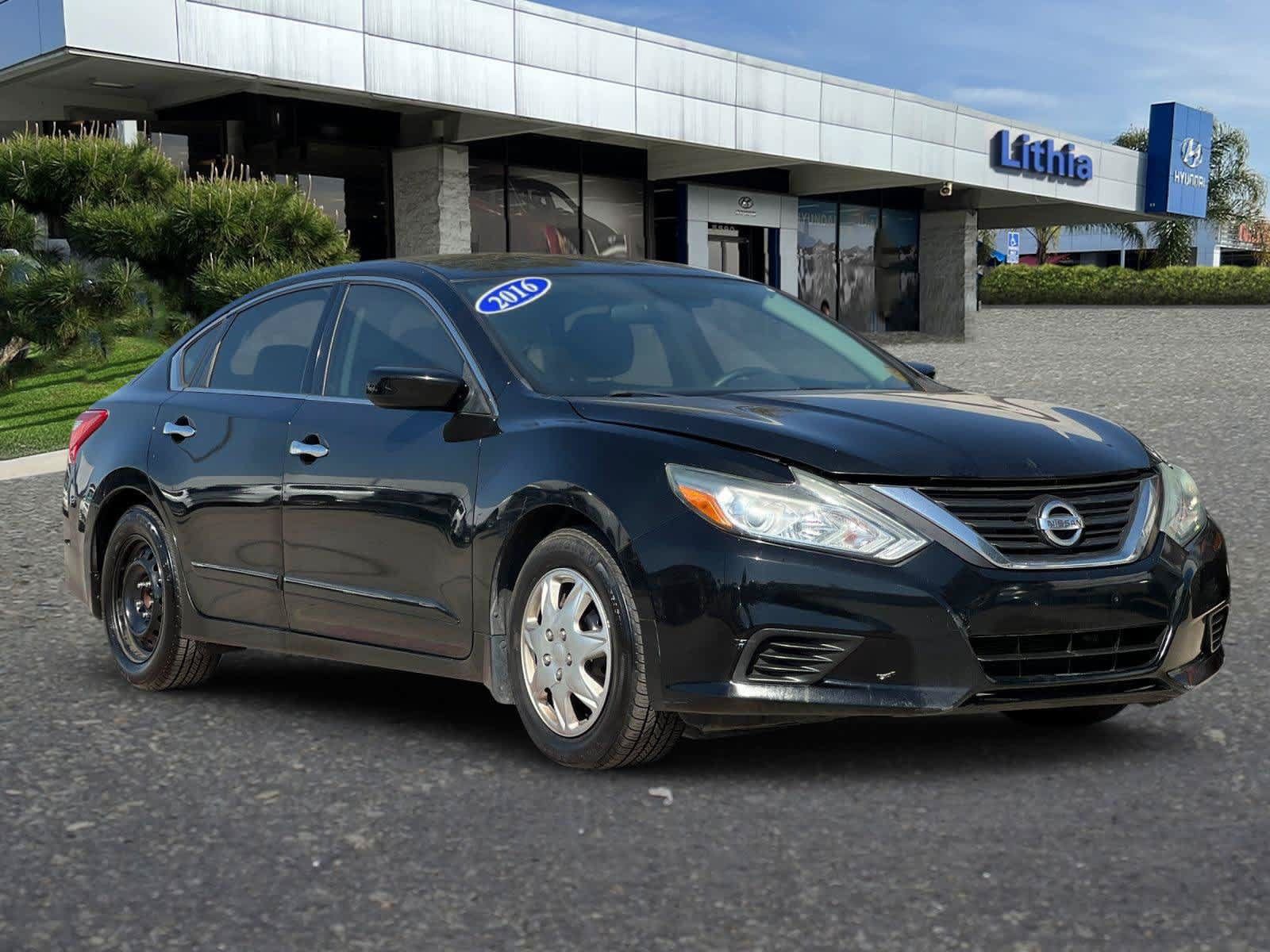 Used 2016 Nissan Altima 2.5 S w/ Power Driver Seat Package FWD image 10