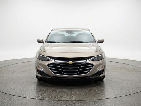 Used 2024 Chevrolet Malibu LT image 2