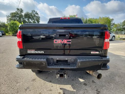 Used 2017 GMC Sierra 2500 SLT w/ Duramax Plus Package AWD/4WD image 6