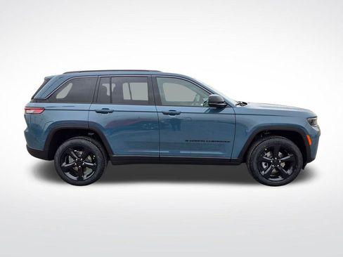 New 2026 Jeep Grand Cherokee Limited w/ Limited Altitude Package AWD/4WD image 2