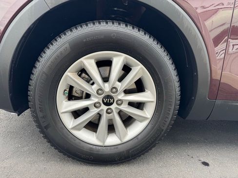 Used 2019 Kia Sorento FWD image 23