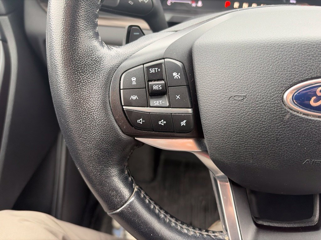 Used 2020 Ford Explorer Limited AWD/4WD image 11