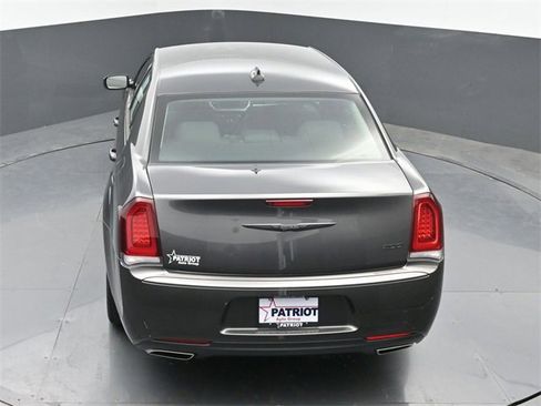 Used 2023 Chrysler 300 Touring w/ Sport Appearance Package image 28