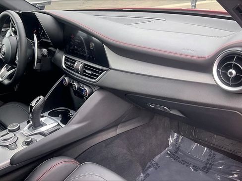 Used 2025 Alfa Romeo Giulia AWD w/ Driving Assist Package image 6