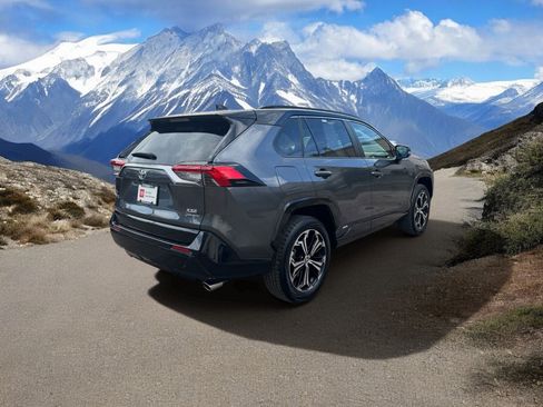 Used 2025 Toyota RAV4 XSE w/ Weather Package AWD/4WD image 5