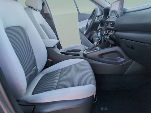 Used 2023 Hyundai Kona SE w/ Cargo Package image 19