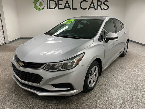 Used 2017 Chevrolet Cruze LS image 1