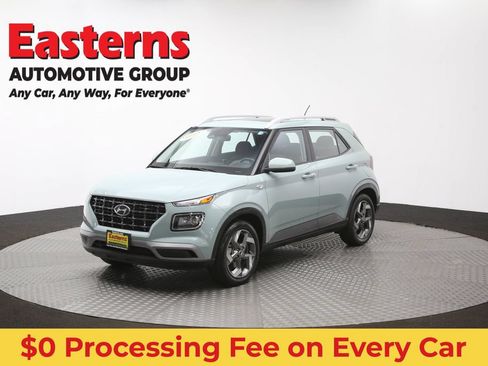 Used 2025 Hyundai Venue SEL FWD image 57