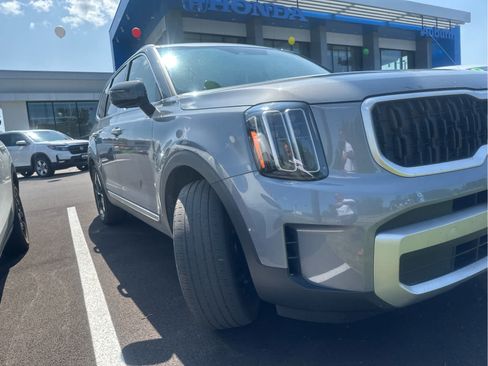 Used 2023 Kia Telluride EX AWD/4WD image 8