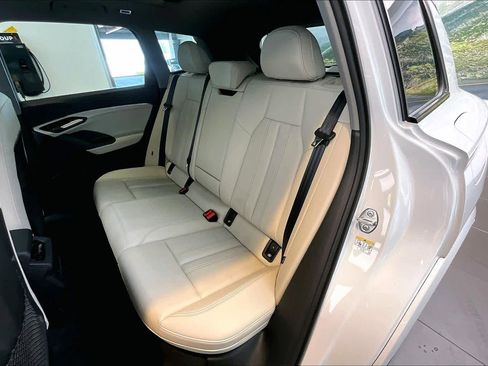 Used 2025 Audi Q6 e-tron Premium w/ Convenience Package image 20