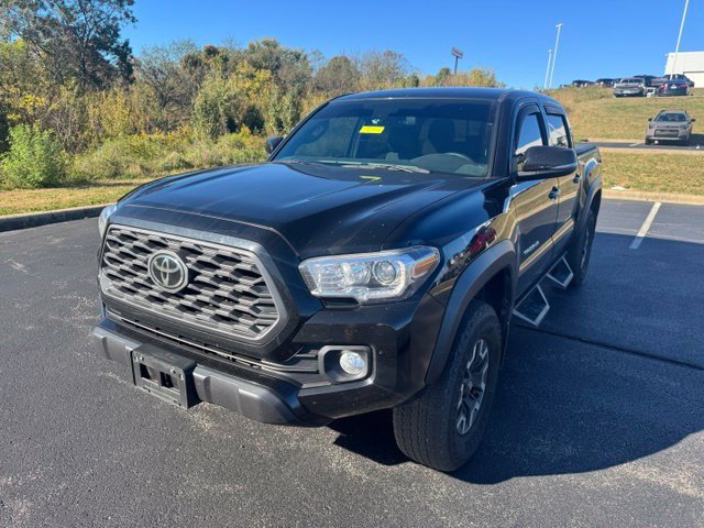 Certified 2023 Toyota Tacoma TRD Off-Road AWD/4WD image 7