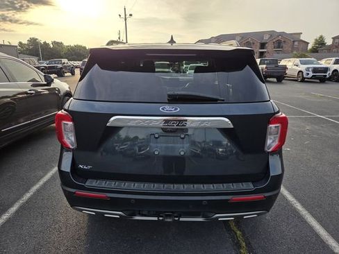 Used 2022 Ford Explorer XLT w/ Equipment Group 202A RWD image 6