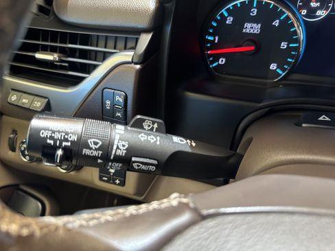 Used 2019 Chevrolet Suburban Premier AWD/4WD image 37