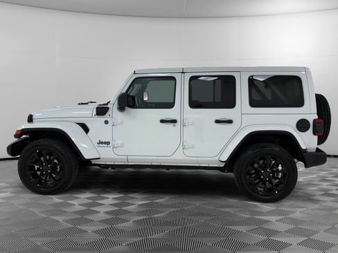 Used 2025 Jeep Wrangler Unlimited Sahara w/ Safety Group AWD/4WD image 2