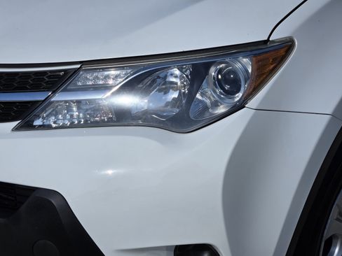 Used 2013 Toyota RAV4 LE FWD image 33
