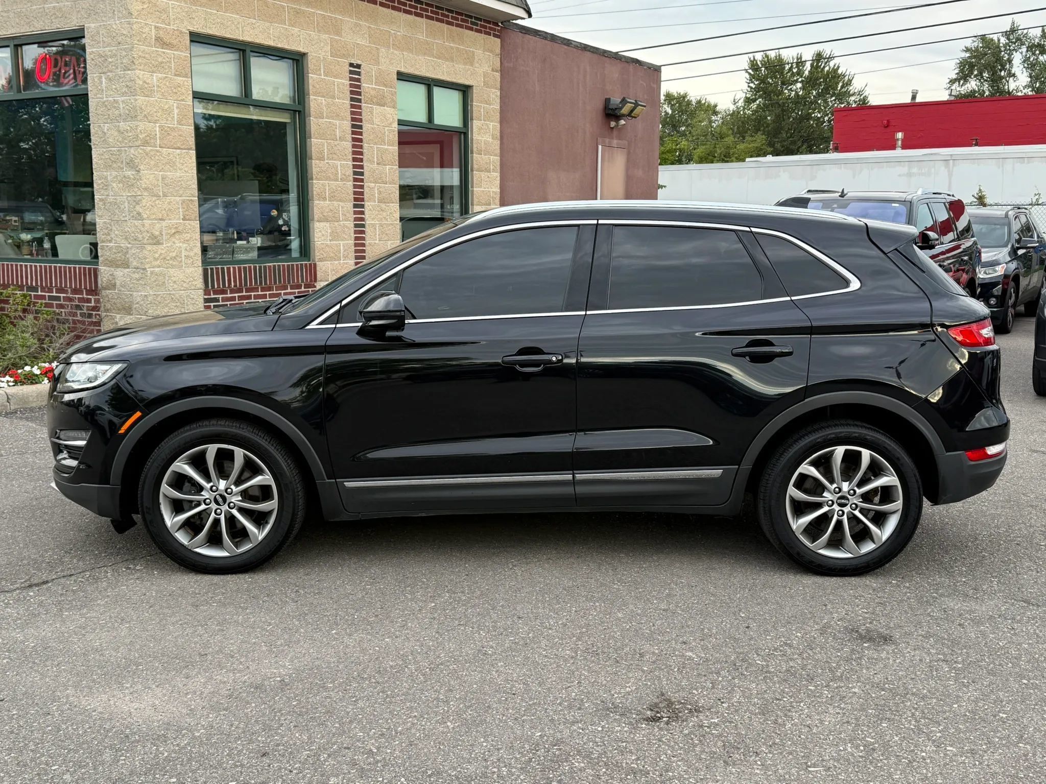 Used 2019 Lincoln MKC Select w/ MKC Climate Package FWD image 8