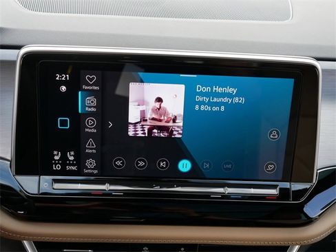 Certified 2024 Volkswagen Atlas Cross Sport SE w/ Panoramic Sunroof Package image 28