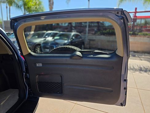 Used 2011 Toyota RAV4 4WD image 20