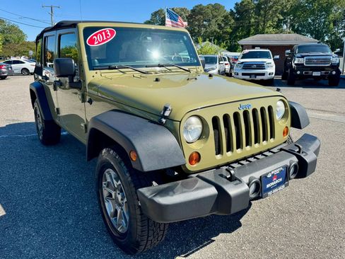 Used 2013 Jeep Wrangler Unlimited Rubicon w/ Dual Top Group AWD/4WD image 7
