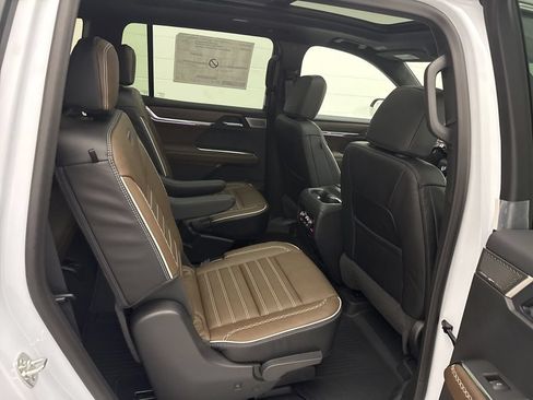 New 2026 GMC Acadia Denali Ultimate w/ LPO, All-Weather Package AWD/4WD image 70