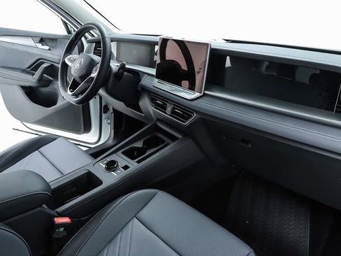 New 2026 Volkswagen Tiguan SE image 72