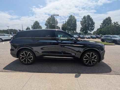 Certified 2024 Lincoln Nautilus Reserve w/ Equipment Group 202A AWD/4WD image 8