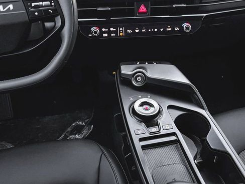 New 2025 Kia EV6 Light AWD/4WD image 16
