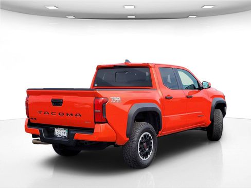 Used 2024 Toyota Tacoma TRD Off-Road w/ TRD Off Road Upgrade Package AWD/4WD image 6