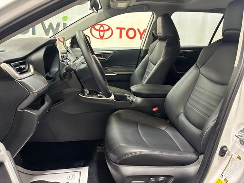 Used 2025 Toyota RAV4 XLE Premium AWD/4WD image 22