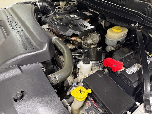 Used 2019 RAM 2500 Tradesman w/ Chrome Appearance Group image 75