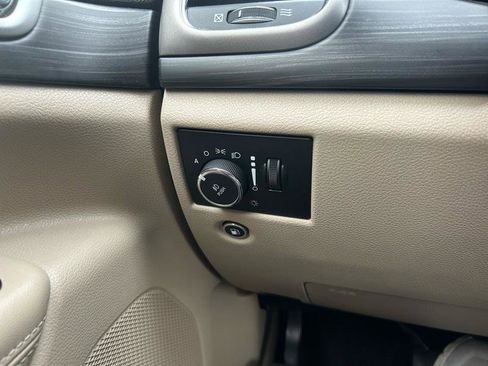 Used 2019 Jeep Grand Cherokee Laredo image 17