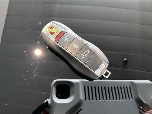 Used 2018 Porsche 911 Targa 4 GTS image 35