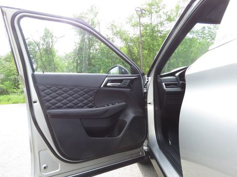 Used 2023 Mitsubishi Outlander SEL AWD/4WD image 9
