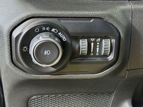 Used 2020 Jeep Wrangler Unlimited Sport image 10