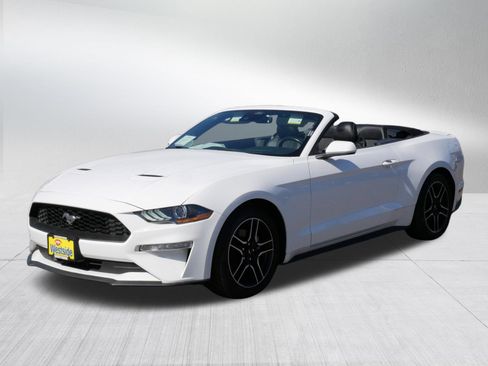 Used 2023 Ford Mustang Premium image 3