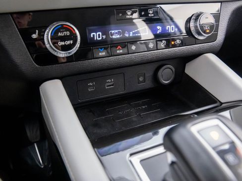 Used 2022 Mitsubishi Outlander SEL image 20