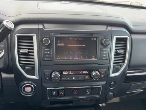 Used 2019 Nissan Titan SV w/ SV Convenience Package image 20