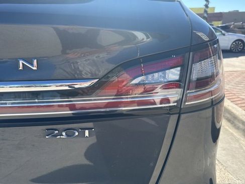 Used 2019 Lincoln Nautilus Reserve image 11